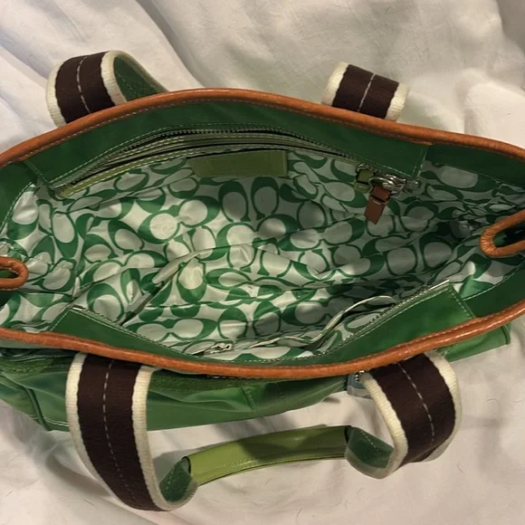 Woman’s Coach Handbag - Picture 2 of 3